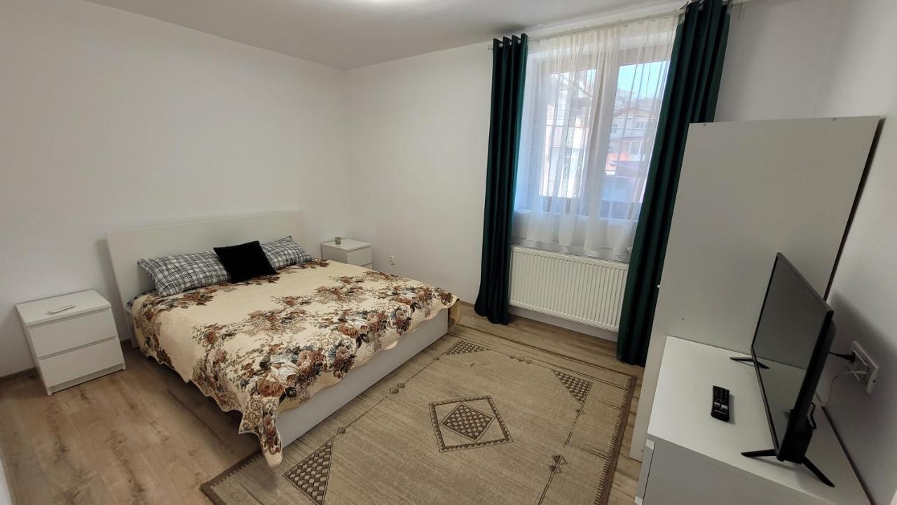 Andy Apartament Petroşani Extérieur photo
